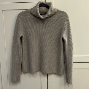 Banana Republic heather tan cashmere fisherman stitch turtleneck sweater small